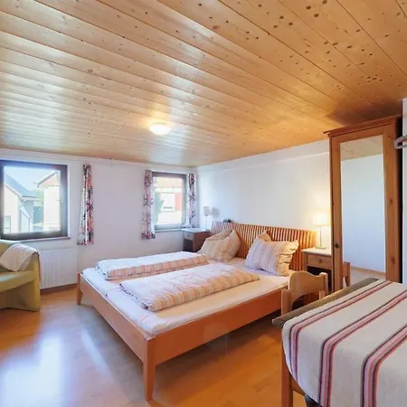 Haugstetter Schwarzwaldhaus 度假居 Neubulach